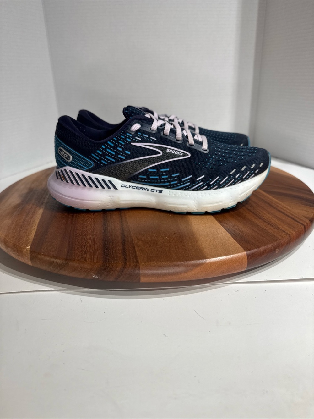 Brooks Glycerin GTS 20  Women’s Size 8.5B Navy Blue Lilac Running Gym